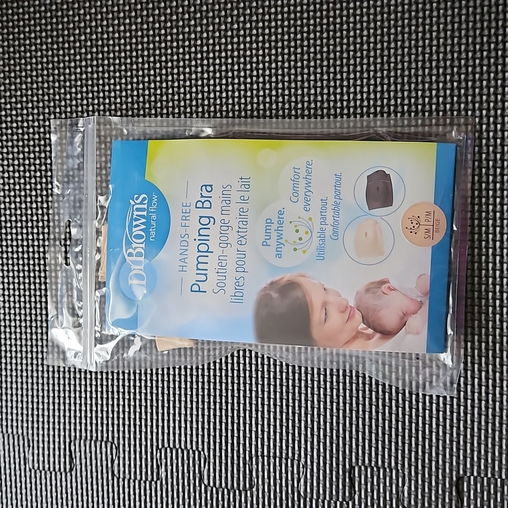 Hands-free pumping bra